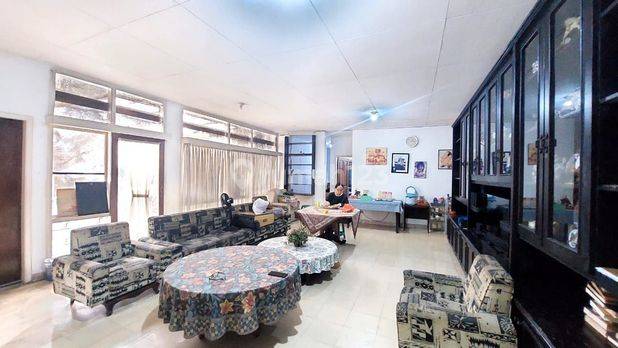 Rumah Tua Murah Hitung Tanah di Kemang