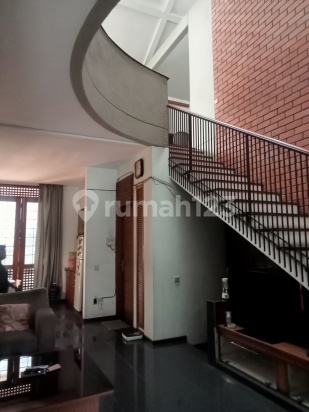Turun Harga Rumah Klasik Lokasi Top Kota Bandung