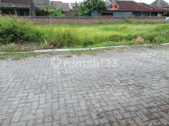Tanah Kavling Lingkungan Perumahan Dekat Luwes Gentan