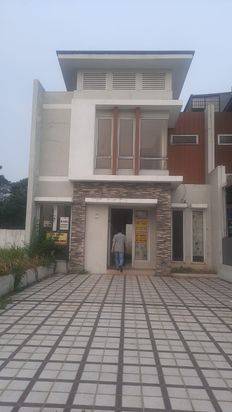 Rumah siap huni  rapi terawat 