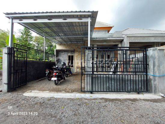 DIKONTRAKKAN RUMAH BARU CANTIK LIMASAN DI DEKAT SD MODEL NGEMPLAK SLEMAN