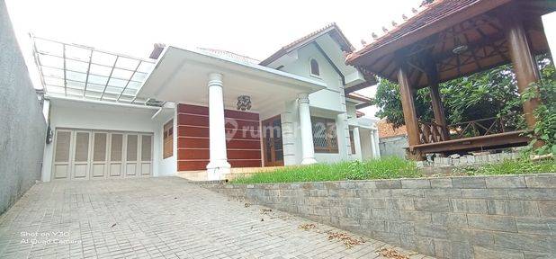 Rumah Sewa di Area Strategis Kebayoran Baru
