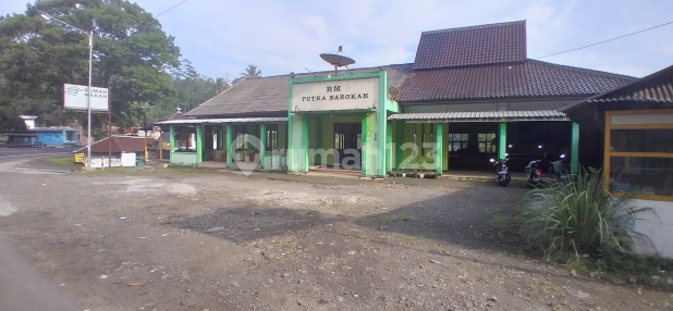 Rumah makan sangat luas di garut