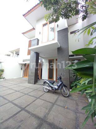 Dijual Rumah Tropical Modern Area Kemang Jakarta Selatan