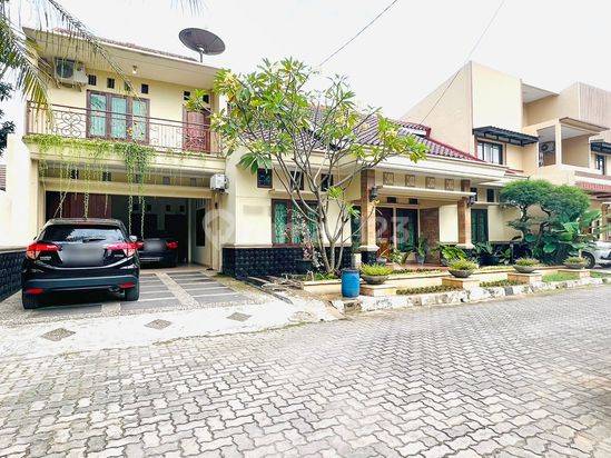 Hunian Bagus Sekali Furnished Villa Permata Hijau