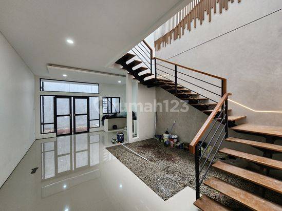 Rumah Design Modern di Setra Duta Hegarmanah Bandung