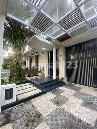 Rumah 2 Lantai Bagus SHM di Permata Jingga, Malang