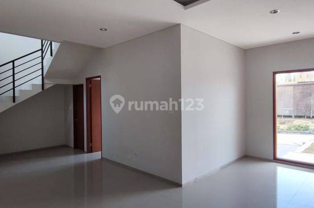 Dijual Rumah di Budi luhur HGB Baru Selatan