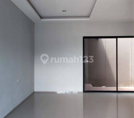 Dijual Rumah di Budi luhur HGB Baru Selatan