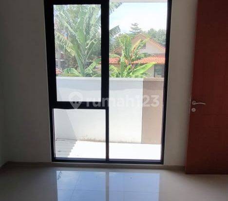 Dijual Rumah di Budi luhur HGB Baru Selatan
