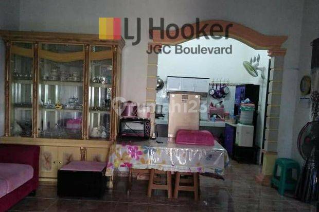 Rumah Sudah Renovasi Unfurnished SHM di Perumahan Mutiara Gading City , Bekasi