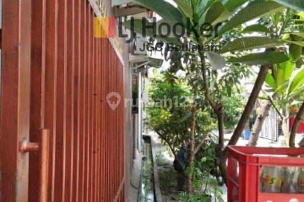 Rumah Sudah Renovasi Unfurnished SHM di Perumahan Mutiara Gading City , Bekasi