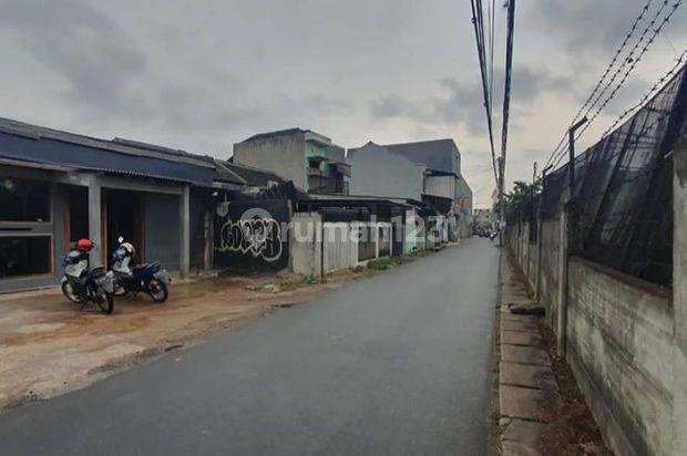 Ruang usaha di pinggir jalan Pondok Karya, Pondok aren