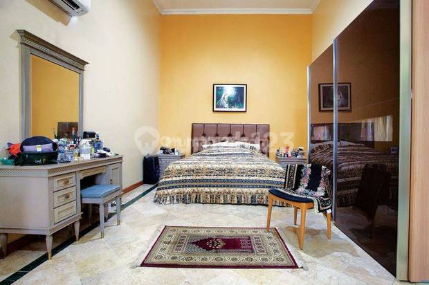 Rumah di Bintaro ,uk 18x30m, Semi Furnish, Shm, Tangerang Selatan