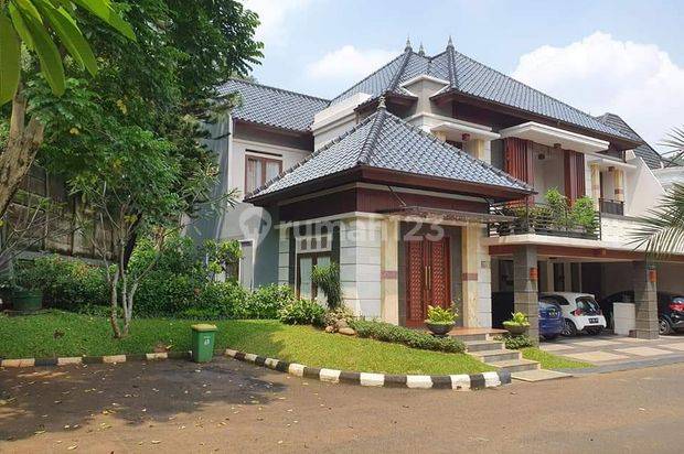 Rumah mewah furnished di Menteng sektor 7 SHM