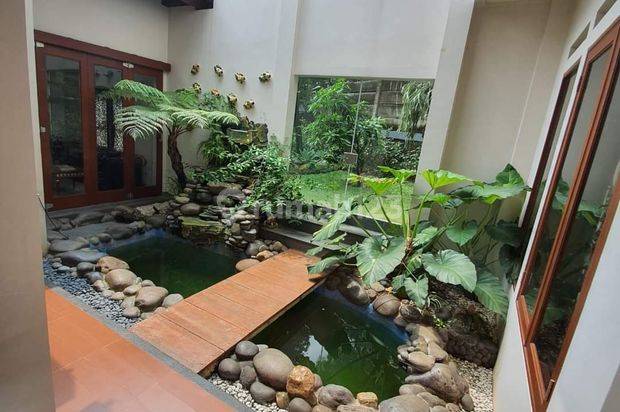 Rumah mewah furnished di Menteng sektor 7 SHM