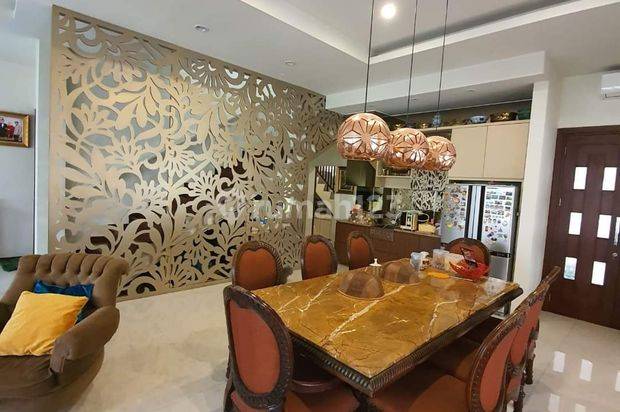 Rumah mewah furnished di Menteng sektor 7 SHM