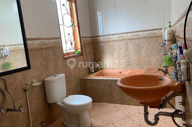 Rumah Jual Siap Huni 2Lt Tengah Kota Makassar