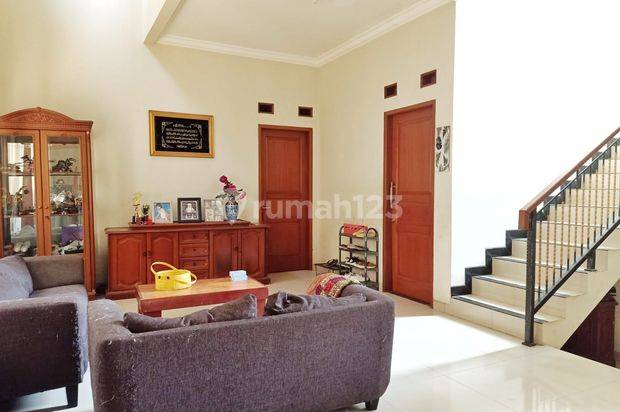 Turun harga, rumah dalam Komplek, Jalan Lebar,  lokasi tenang, akses mudah, dekat kampus, Kembangan Meruya Selatan