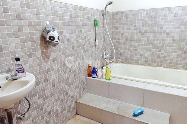 Turun harga, rumah dalam Komplek, Jalan Lebar,  lokasi tenang, akses mudah, dekat kampus, Kembangan Meruya Selatan