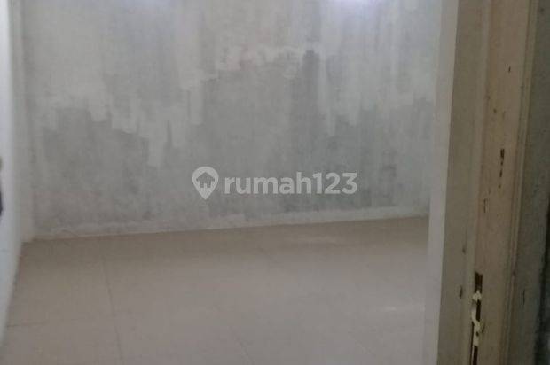 Rumah 2 Lantai SHM di Surabita Cisauk Tangerang