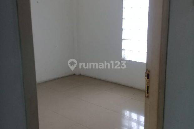 Rumah 2 Lantai SHM di Surabita Cisauk Tangerang