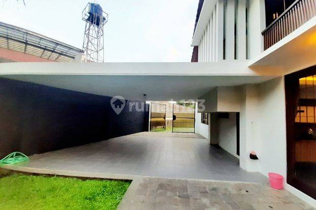 Rumah Mewah Private Pool di Hegarmanah Bandung 5 menit ke Dago