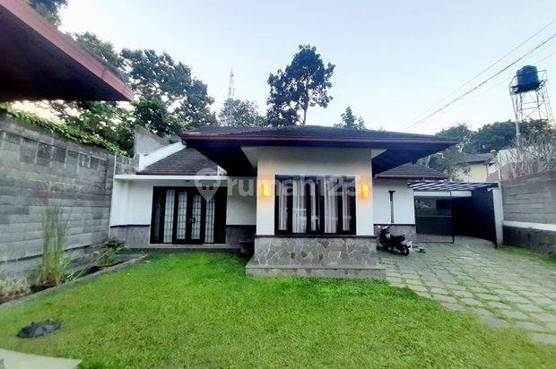 Rumah Mewah Private Pool di Hegarmanah Bandung 5 menit ke Dago