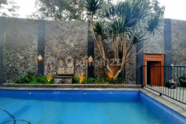 Rumah Mewah Private Pool di Hegarmanah Bandung 5 menit ke Dago