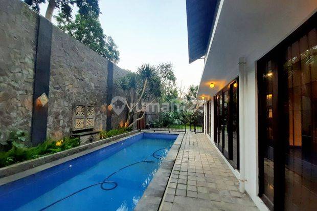 Rumah Mewah Private Pool di Hegarmanah Bandung 5 menit ke Dago