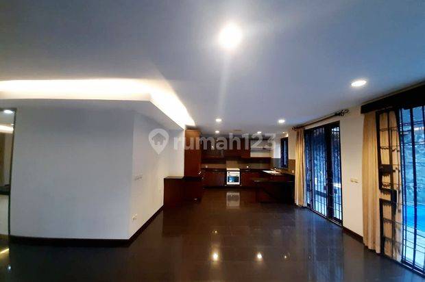 Rumah Mewah Private Pool di Hegarmanah Bandung 5 menit ke Dago