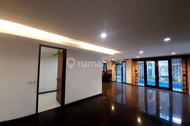 Rumah Mewah Private Pool di Hegarmanah Bandung 5 menit ke Dago
