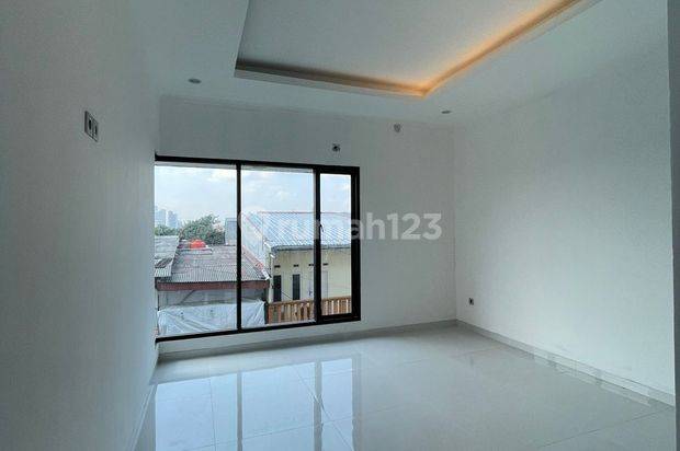 Kalibata Rumah Baru, Bagus Sekali, 4kt, 4km, 2 Lantai