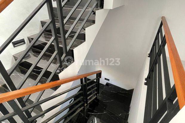 Kalibata Rumah Baru, Bagus Sekali, 4kt, 4km, 2 Lantai
