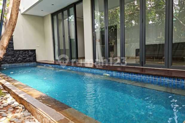 Cluster, 3 Lantai, Spool, Mewah, Semi Furnished SHM di Cipete , Jakarta Selatan