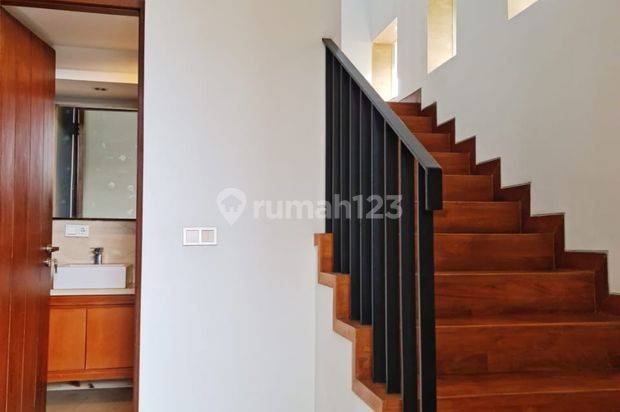 Cluster, 3 Lantai, Spool, Mewah, Semi Furnished SHM di Cipete , Jakarta Selatan