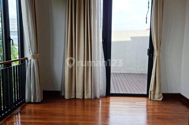Cluster, 3 Lantai, Spool, Mewah, Semi Furnished SHM di Cipete , Jakarta Selatan