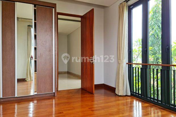 Cluster, 3 Lantai, Spool, Mewah, Semi Furnished SHM di Cipete , Jakarta Selatan