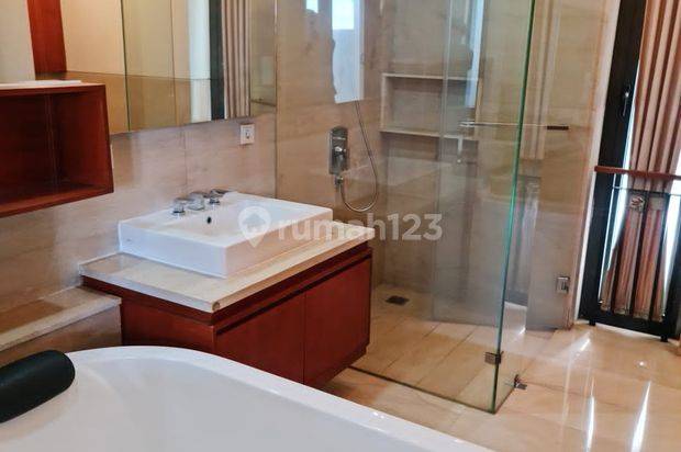 Cluster, 3 Lantai, Spool, Mewah, Semi Furnished SHM di Cipete , Jakarta Selatan