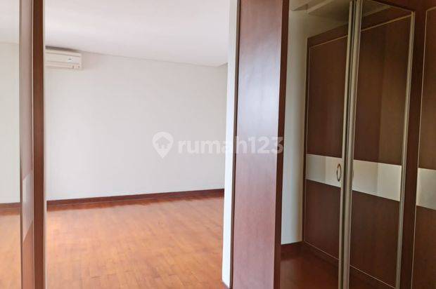 Cluster, 3 Lantai, Spool, Mewah, Semi Furnished SHM di Cipete , Jakarta Selatan