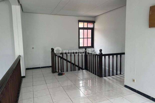 Rumah Luas 2 Lantai, sejuk, siap huni Cikutra