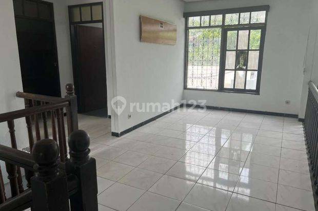 Rumah Luas 2 Lantai, sejuk, siap huni Cikutra