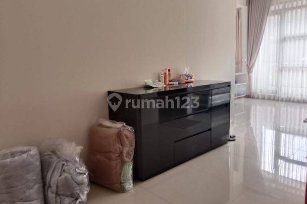 Rumah Mewah 3 Lantai,elegan, Komplek Elite, Siap Huni Dago Resort