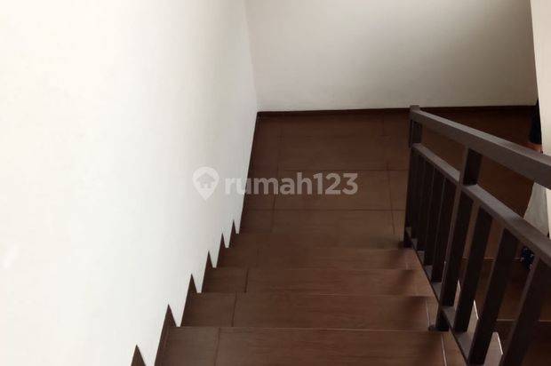 Rumah Mewah 3 Lantai,elegan, Komplek Elite, Siap Huni Dago Resort