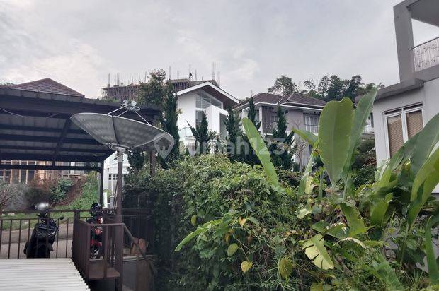 Rumah Mewah 3 Lantai,elegan, Komplek Elite, Siap Huni Dago Resort
