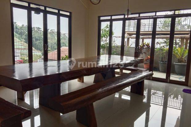 Rumah Mewah 3 Lantai,elegan, Komplek Elite, Siap Huni Dago Resort