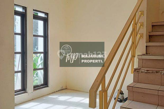 Rumah Cantik 2 Lantai, Nyaman, Sejuk, Siap Huni Sayap Cikutra
