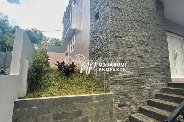Rumah Mewah, Cantik, Komplek Elite, Siap Huni Dago, Ciumbuleuit
