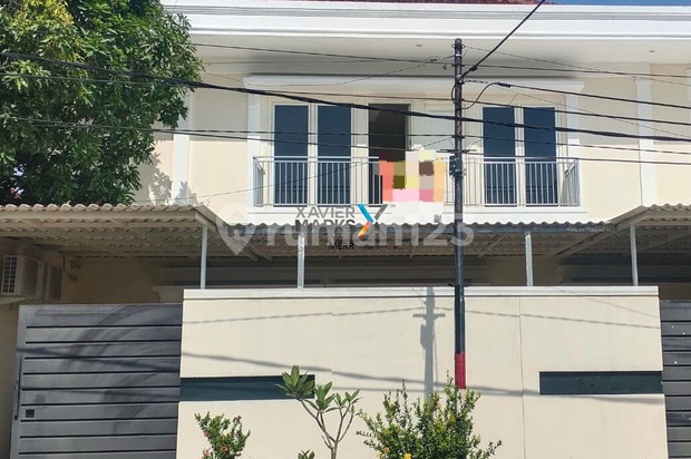 Rumah 2 Lantai Mewah Pusat Kota Surabaya Jl. Rinjani