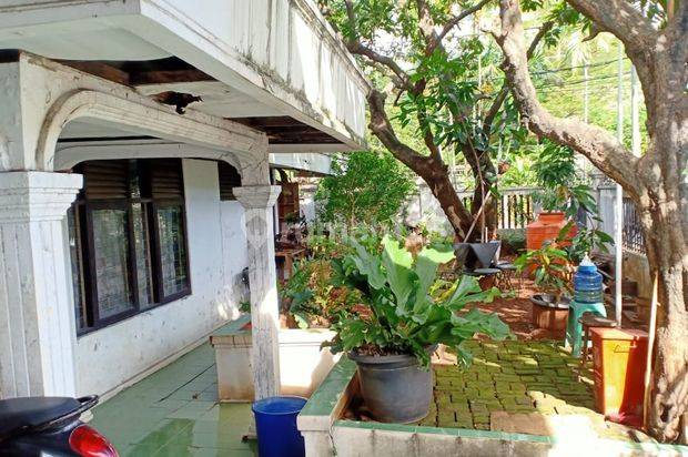 1467. Rumah Kompleks Pertamina Jl Pulomas Utara